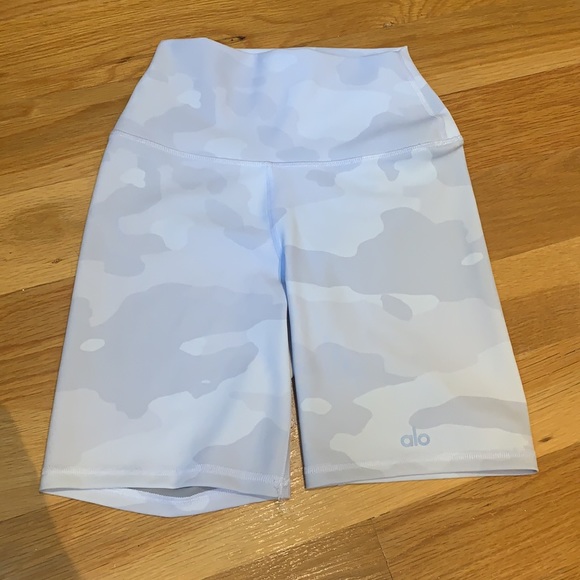 Alo Yoga High-waist Vapor Shorts - NWOT - Picture 4 of 5